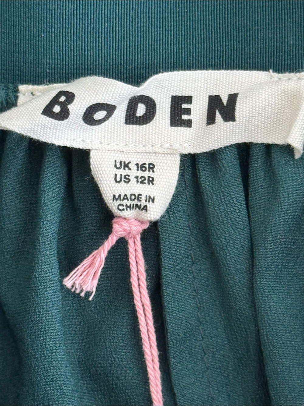 Boden Isabella Tulle Midi Skirt
Green/Black, Spots Size 12R NEW - Picture 8 of 11